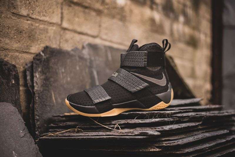 Nike-Lebron-Soldier-10-844378-009-01-800pix.jpg