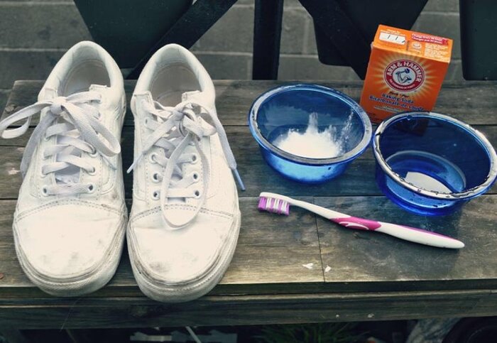 как ухаживать за черными кожаными кроссовками