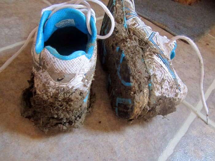 Процесс подготовки обуви перед стиркой.jpg