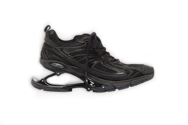 Balenciaga 5-min.jpg