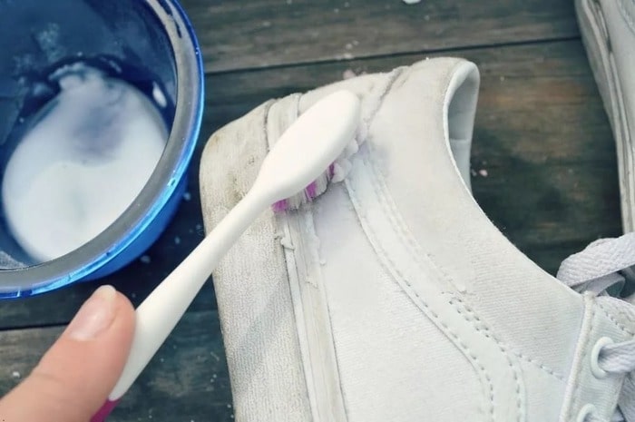 как быстро отбелить кроссовки
