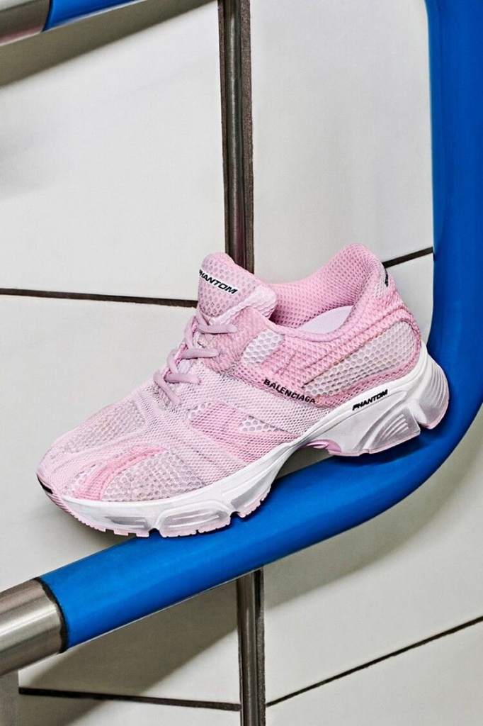 6 Balenciaga Cities Series-min.jpg